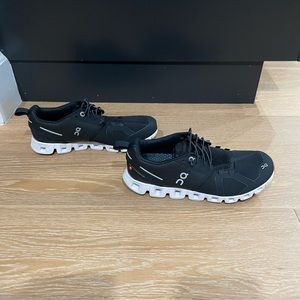 On Cloud5 Terry women’s size 8